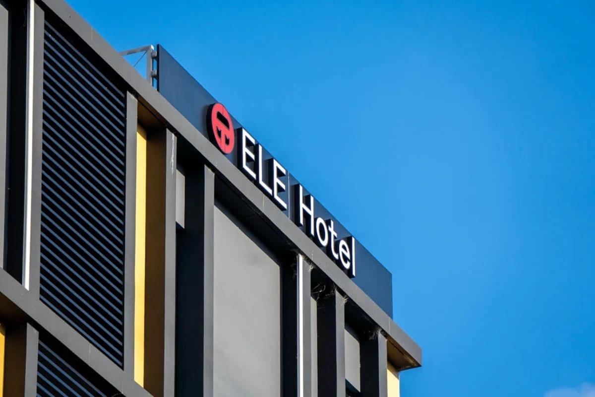 Ele Hotel Kuzuha Hirakata Bagian luar foto